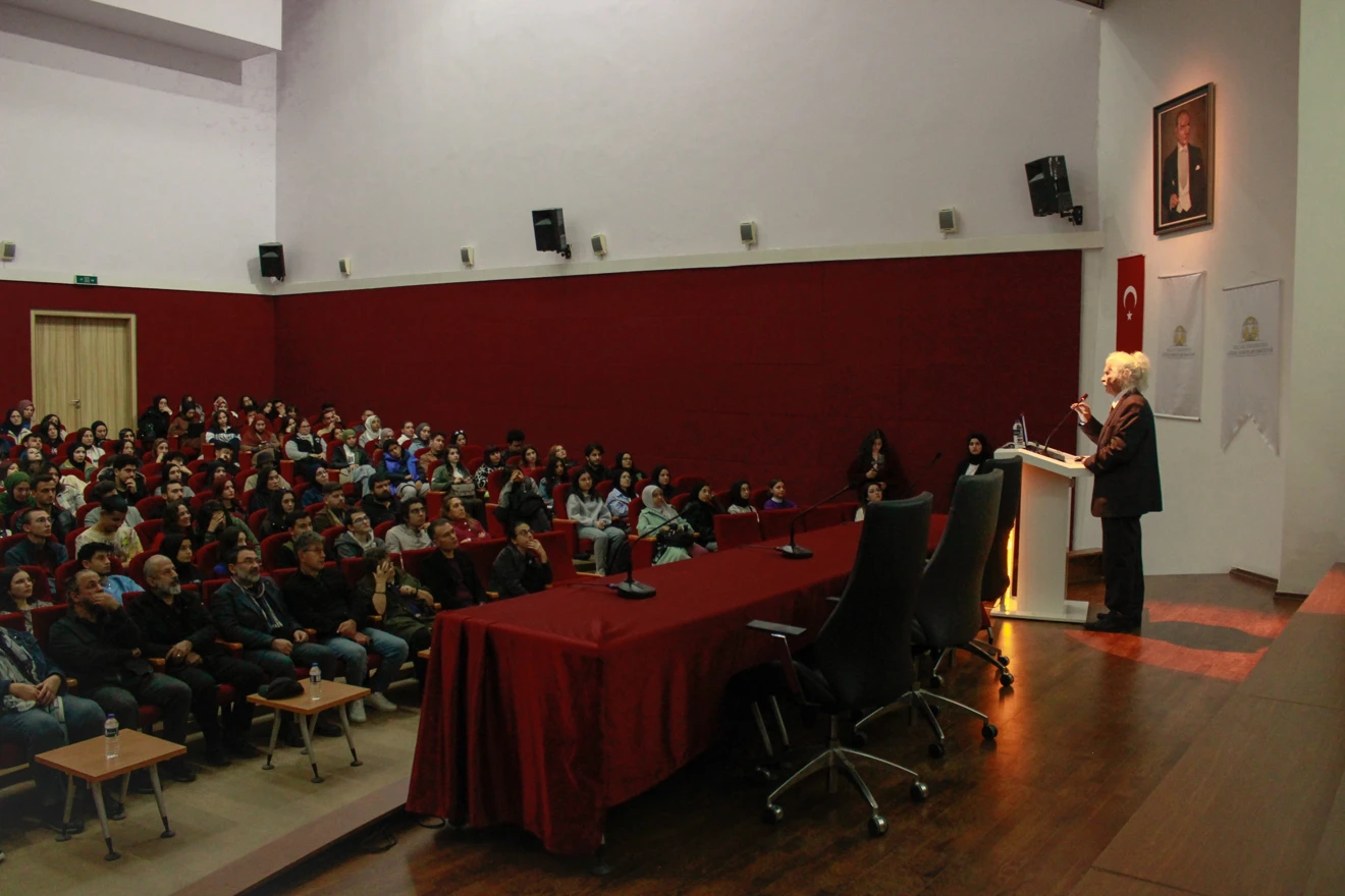 GSF'de İlk Ders, “Sanat Sadece Sanat Değildir” 